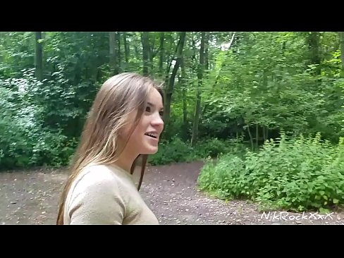 ❤️ Evelini sem predlagal, da bi seksala na javnem mestu! Rekla je da. Potem sem jo zajebal v rit in ji naredil spermo v usta. Nato se je posrkala. Porn video na sl.sexafinkarasskaz.ru ❌