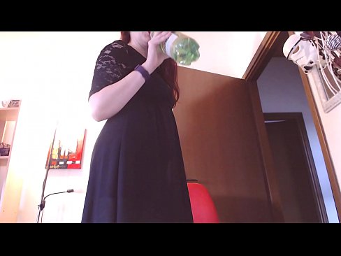 ❤️ Pokorna sužnja, ki obožuje umazane in sočne spodnjice, je po ogledu tega videa prisiljena masturbirati! Porn video na sl.sexafinkarasskaz.ru ❌