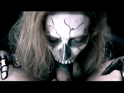 ❤️ Demonsko dekle sesa kurca s svojimi črnimi usti in pogoltne spermo. Porn video na sl.sexafinkarasskaz.ru ❌